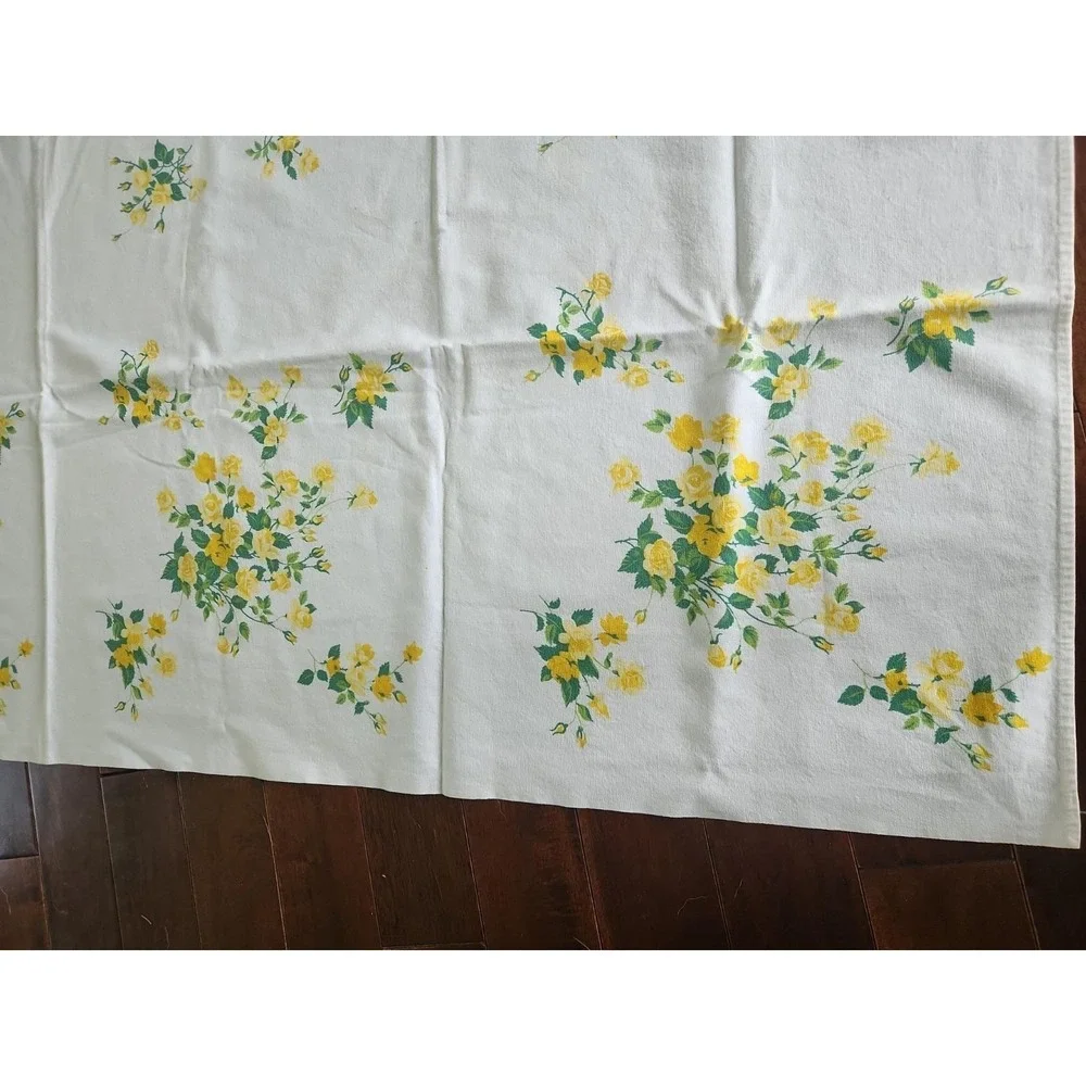 Vtg 50s Wilendur Printed Cotton Tablecloth Yellow Roses 66